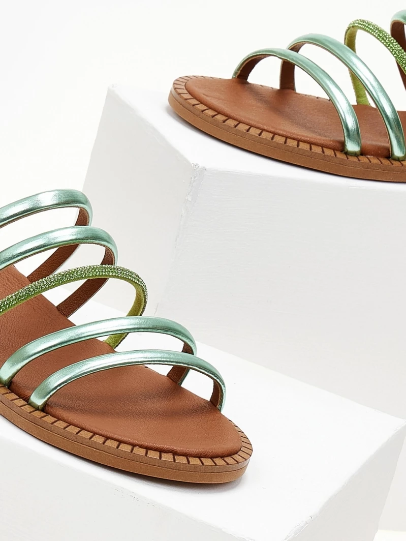 Σανδάλια δερμάτινα με στρας και λουράκια tfp - Πράσινο Σανδάλια δερμάτινα με στρας και λουράκια Tfp - Πράσινο -The Fashion Project Κατάστημα sandalia tfp me lourakia kai strass 105338 0dml